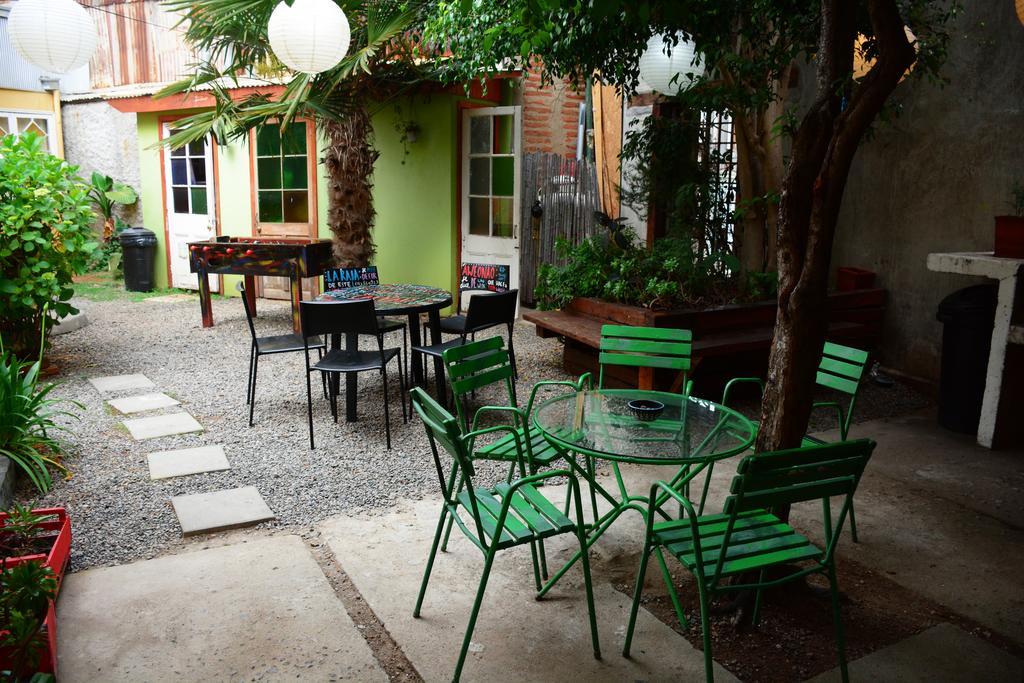 Escarabajo Hostel (Adults Only) Valparaiso Bagian luar foto